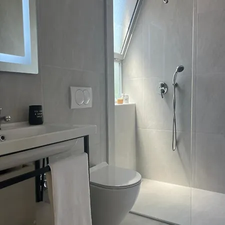 Checkpoint Apartment Tirana